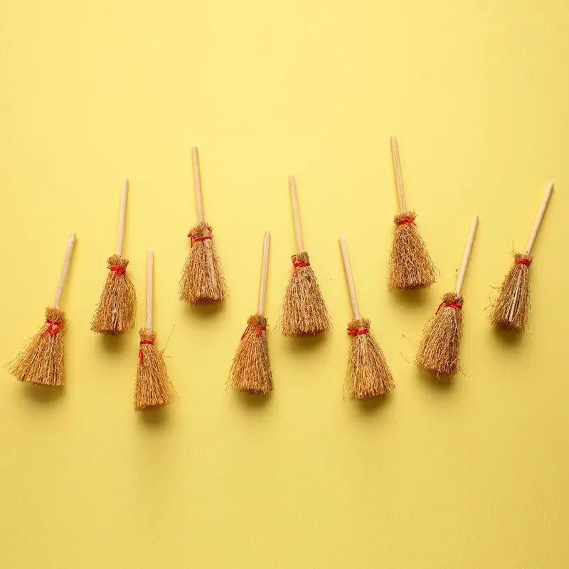 10/5/1Pcs Mini Broom Red Rope Straw Brooms Hanging Decorations For Halloween Party Costume Witch Broom Dollhouse Accessories